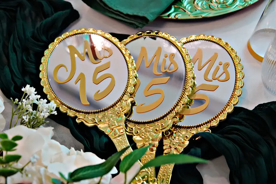 Mis Quince cake toppers and floral details